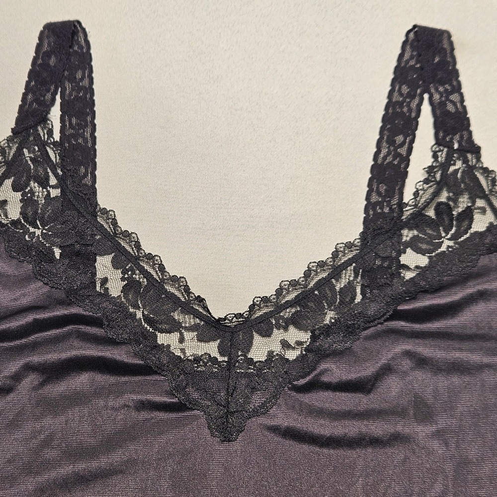 Maidenform Camisole Womens 38 Black Lace Trim Antron III Nylon Vintage USA Silky